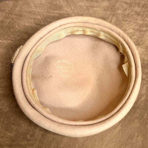 Vintage 40s Glamour Felts Tan Wool Round Pill Box Hat Beaded Bow Old Hollywood - Picture 4 of 8